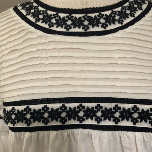 Bohme Boho Long Sleeve Top with Embroidery and Ruffle Detail Size Large - Picture 2 of 4